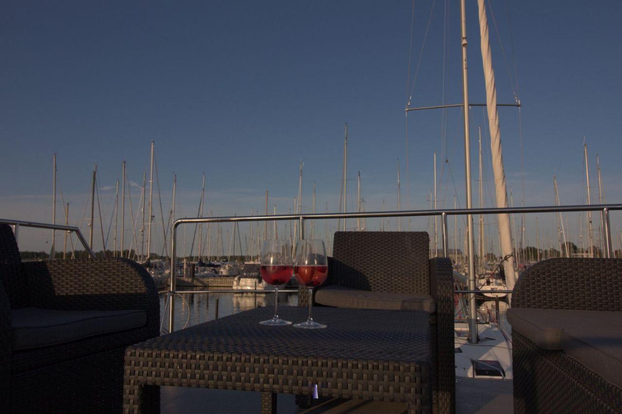 Hausboot Fjord Lacerta Mit Dachterrasse In Wendtorf 外观 照片